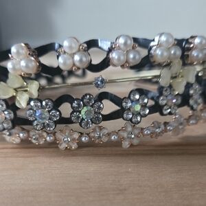 Elegant Black and Gold Pearl-Embellished Headband